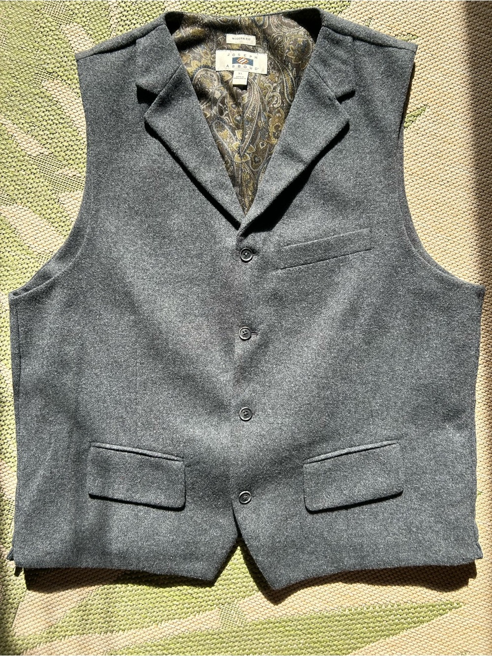 Joseph Abboud Charcoal Gray Wool Blend Vest with Paisley Lining